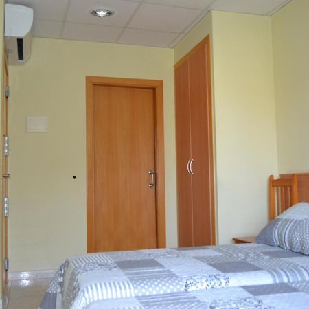 Hostal Bartis Figueres  Esterno foto