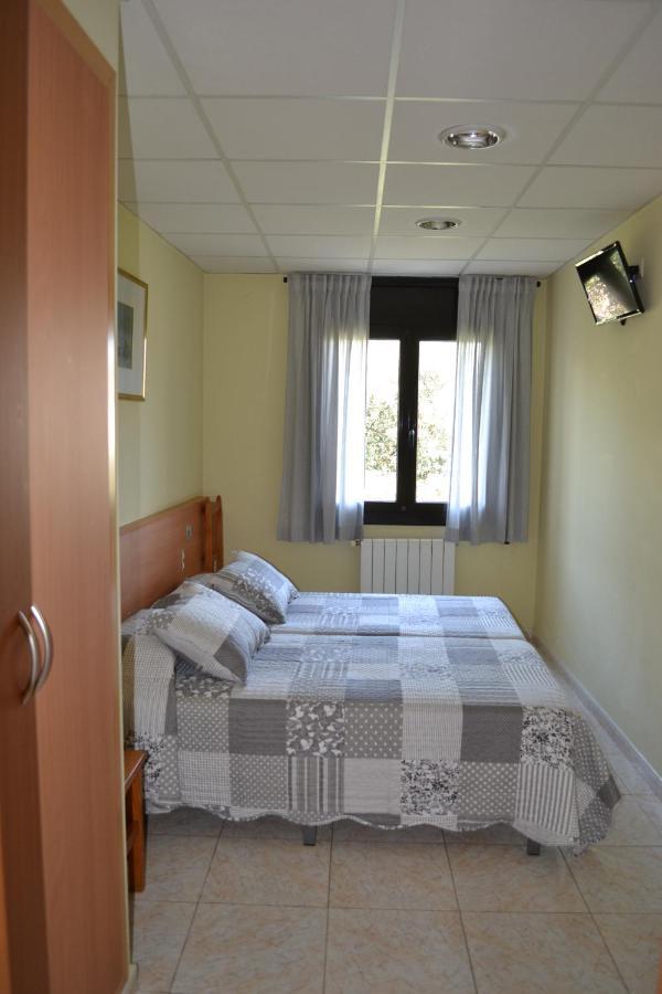 Hostal Bartis Figueres  Esterno foto